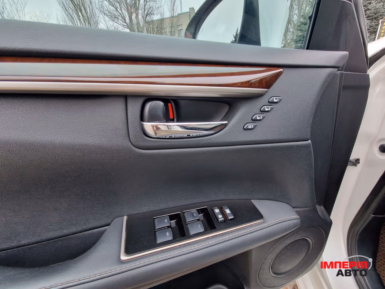 Lexus ES - фото 17