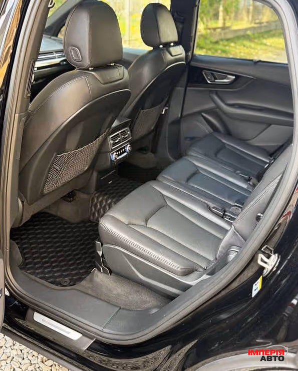 Audi Q7 - фото 10