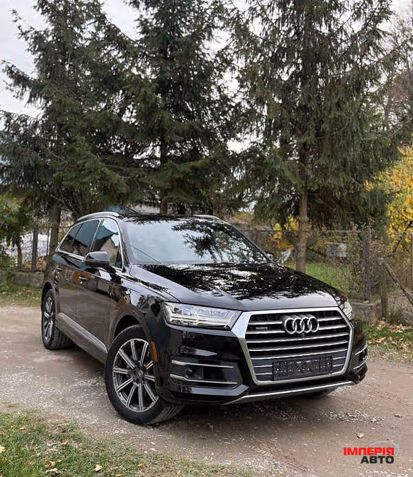 Audi Q7 - фото 1