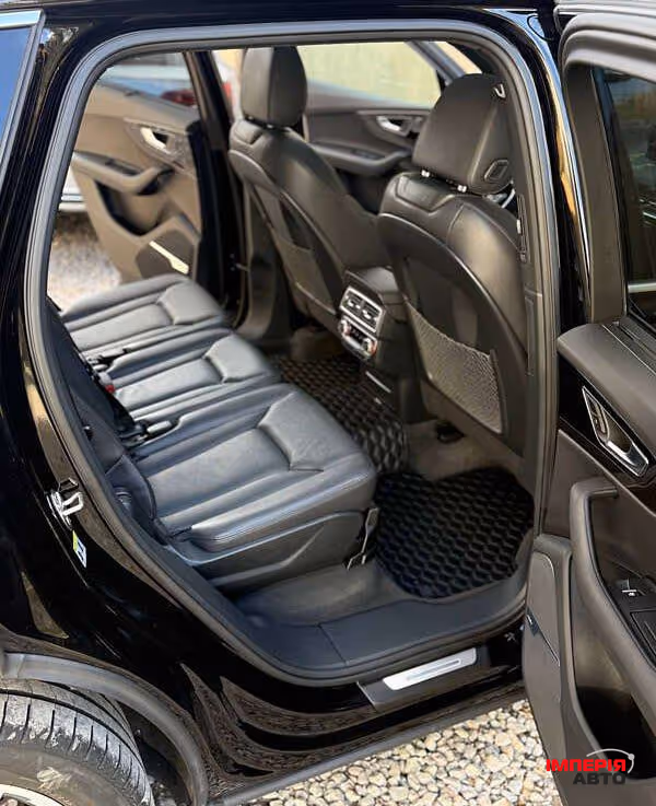 Audi Q7 - фото 9
