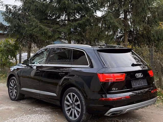 Audi Q7 - фото 5