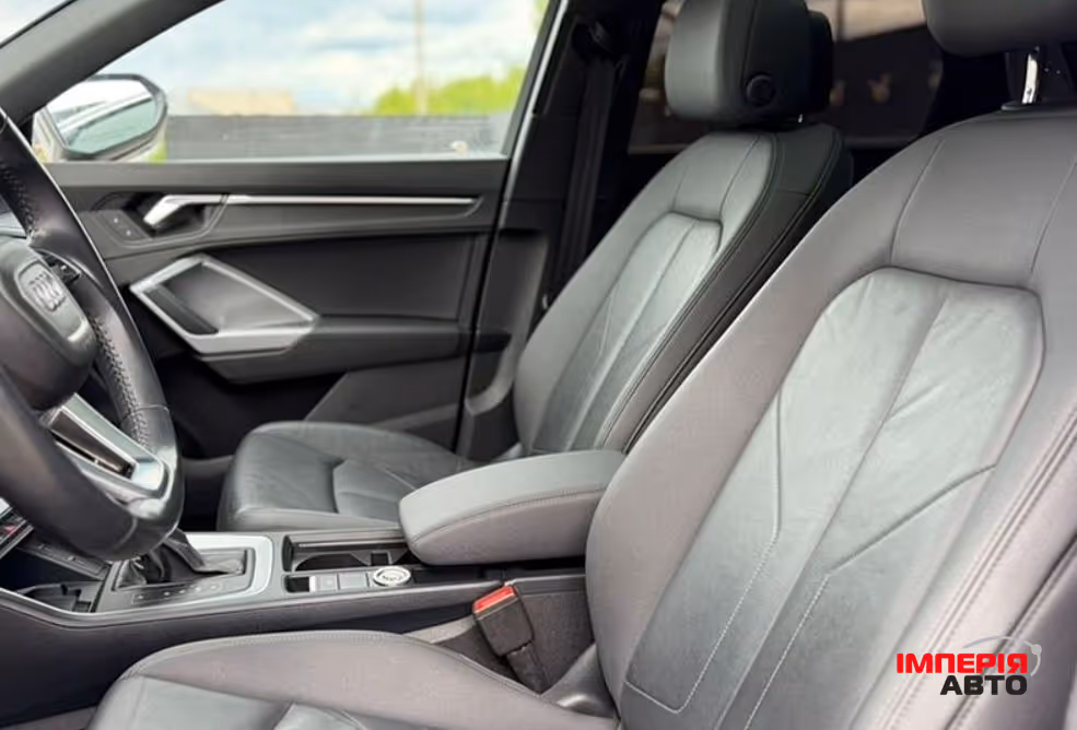 Audi Q3 - фото 8