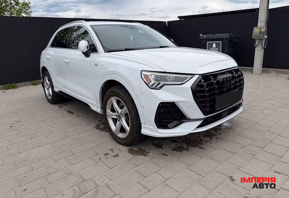 Audi Q3 - фото 1