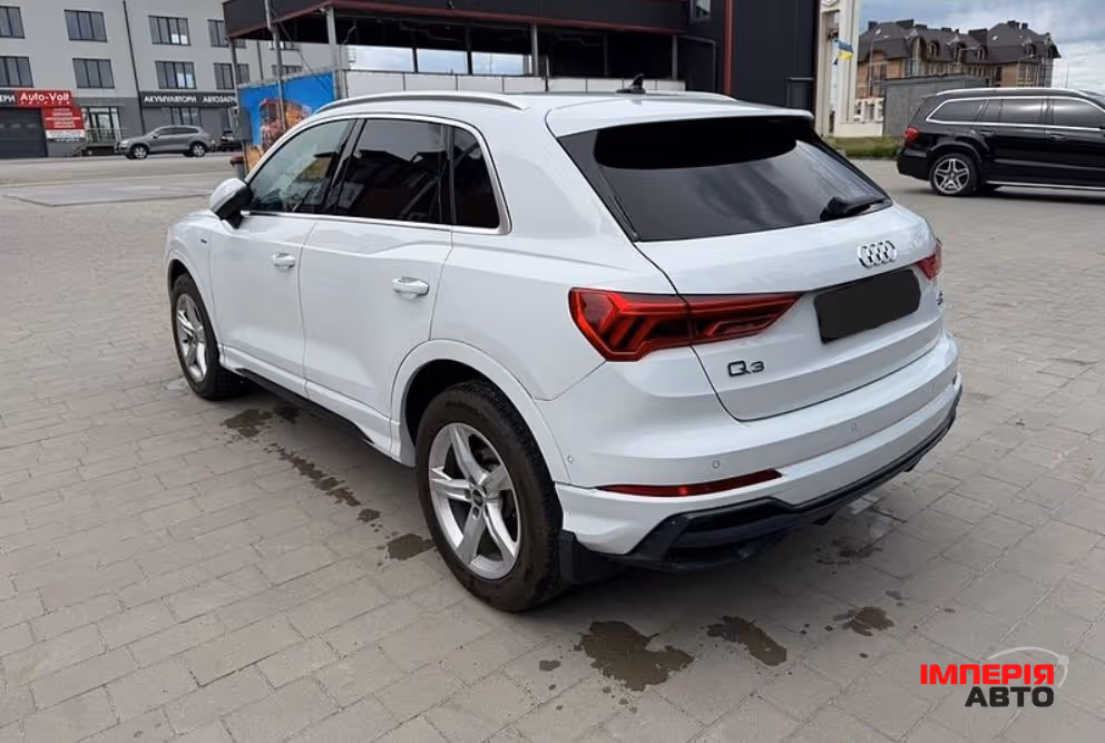 Audi Q3 - фото 3