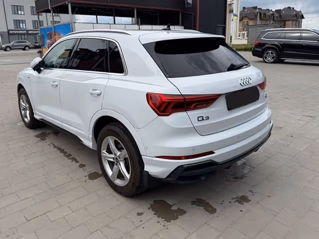 Audi Q3 - фото 3