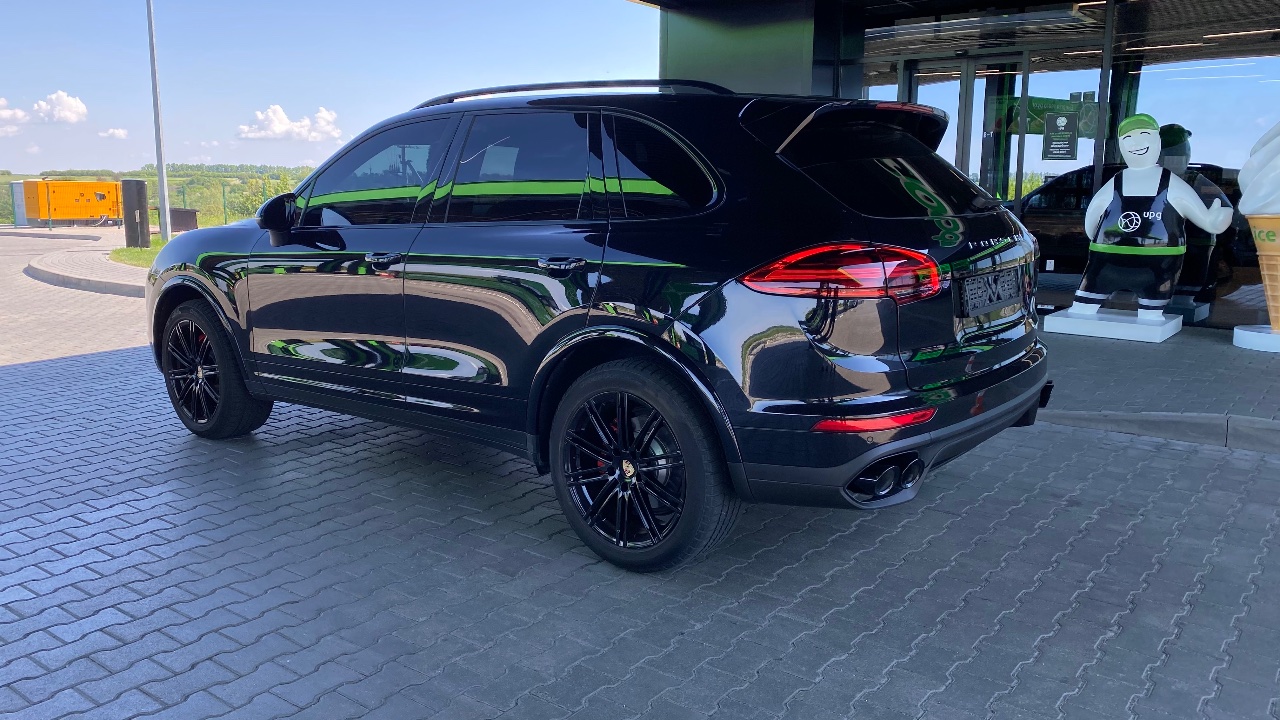 Porsche Cayenne - фото 13