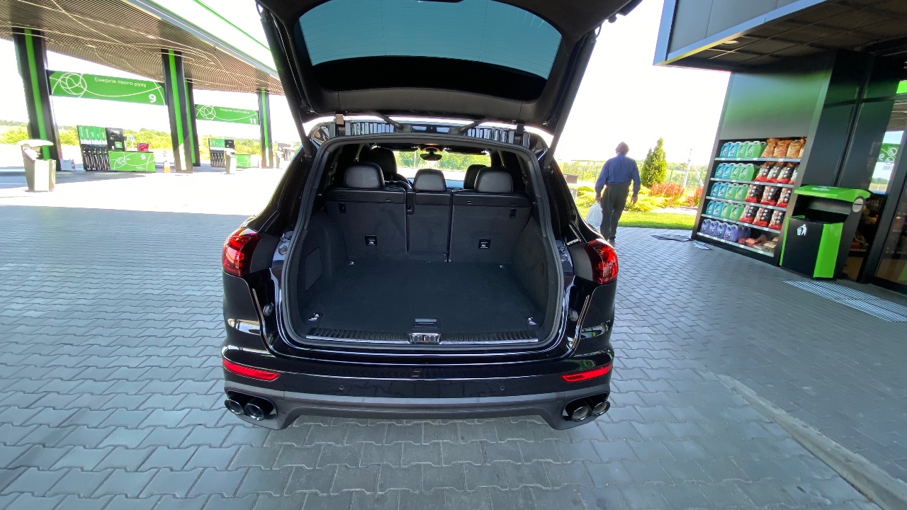 Porsche Cayenne - фото 10