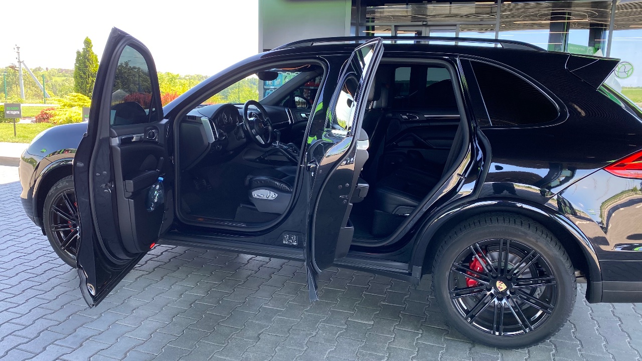 Porsche Cayenne - фото 28