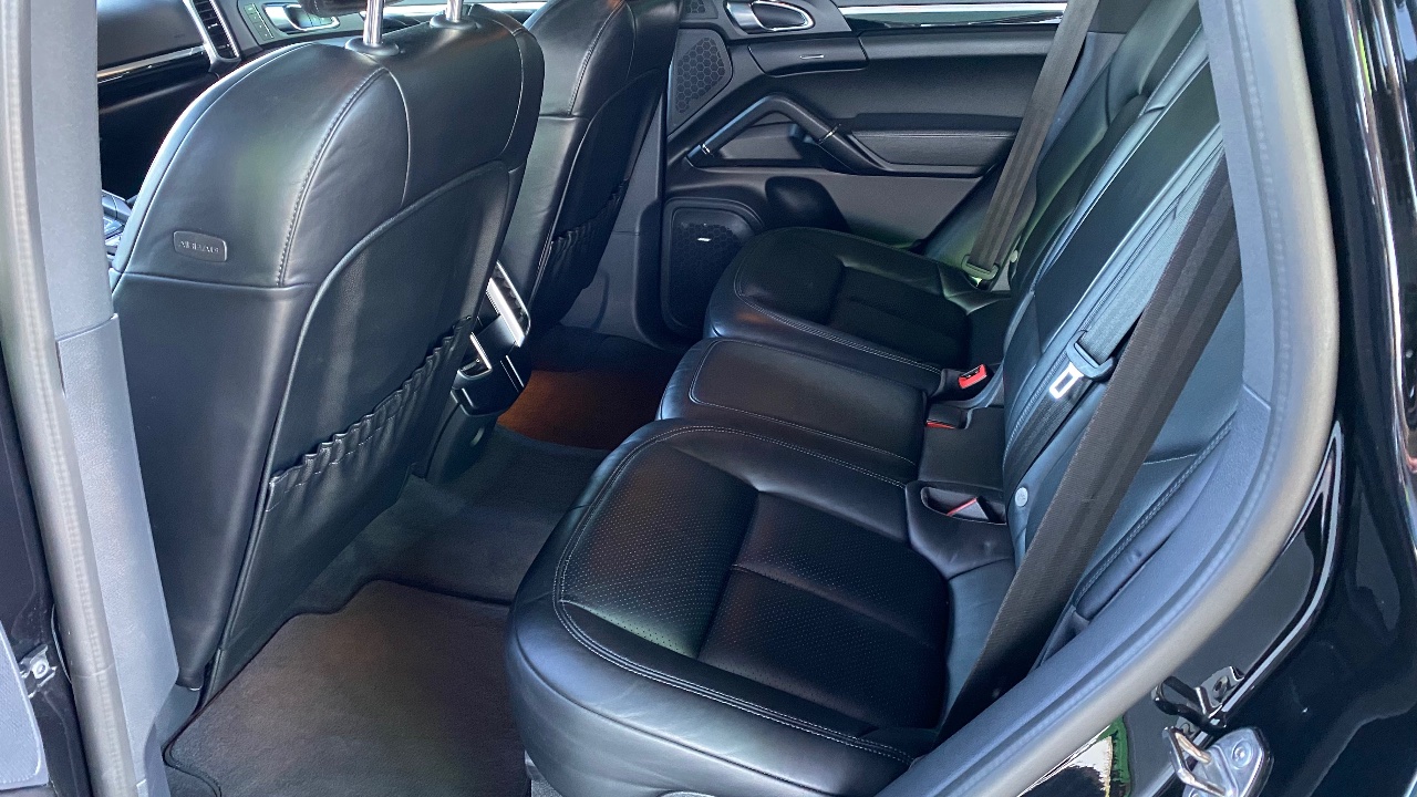 Porsche Cayenne - фото 16