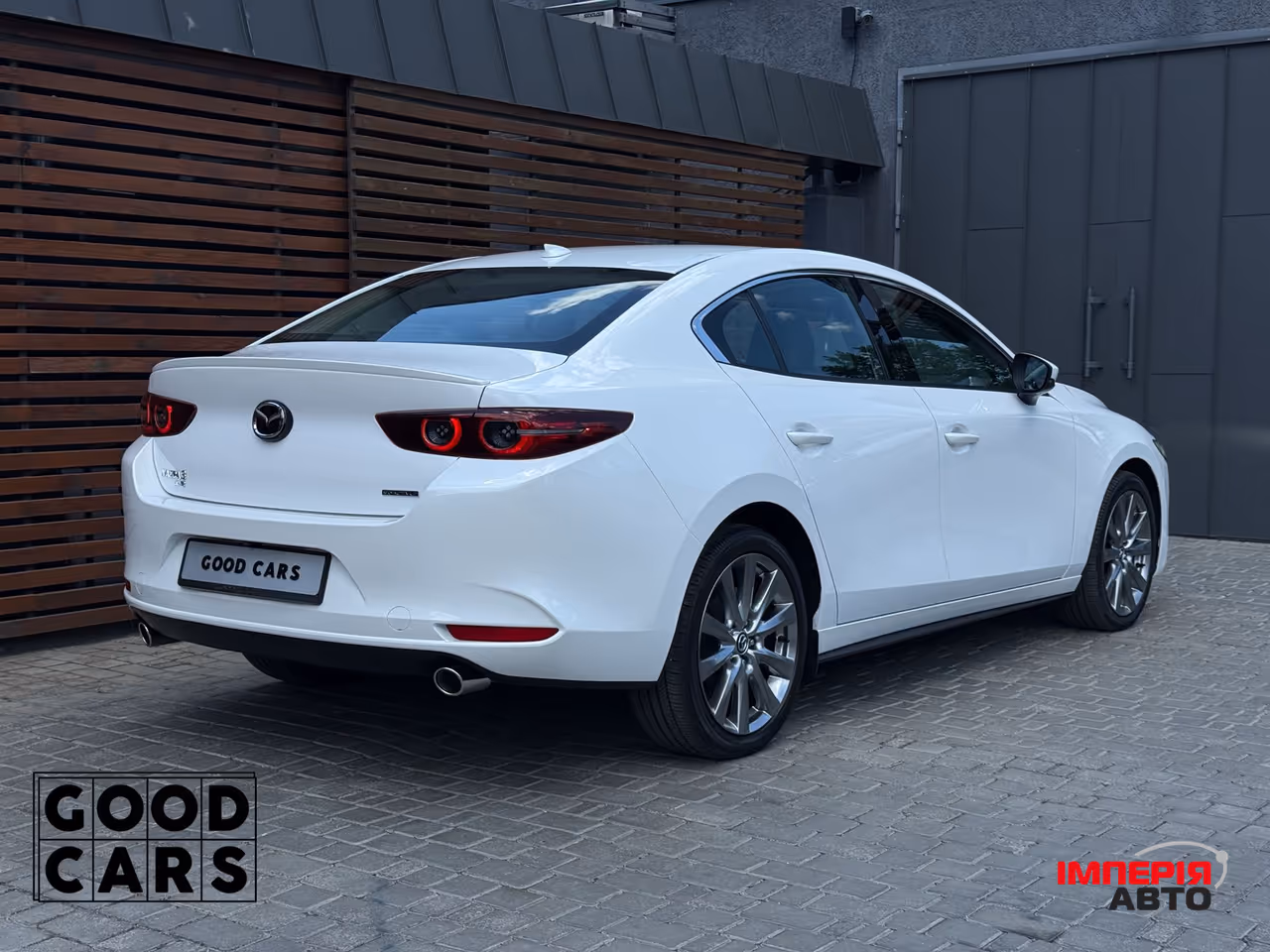 Mazda 3 - фото 7