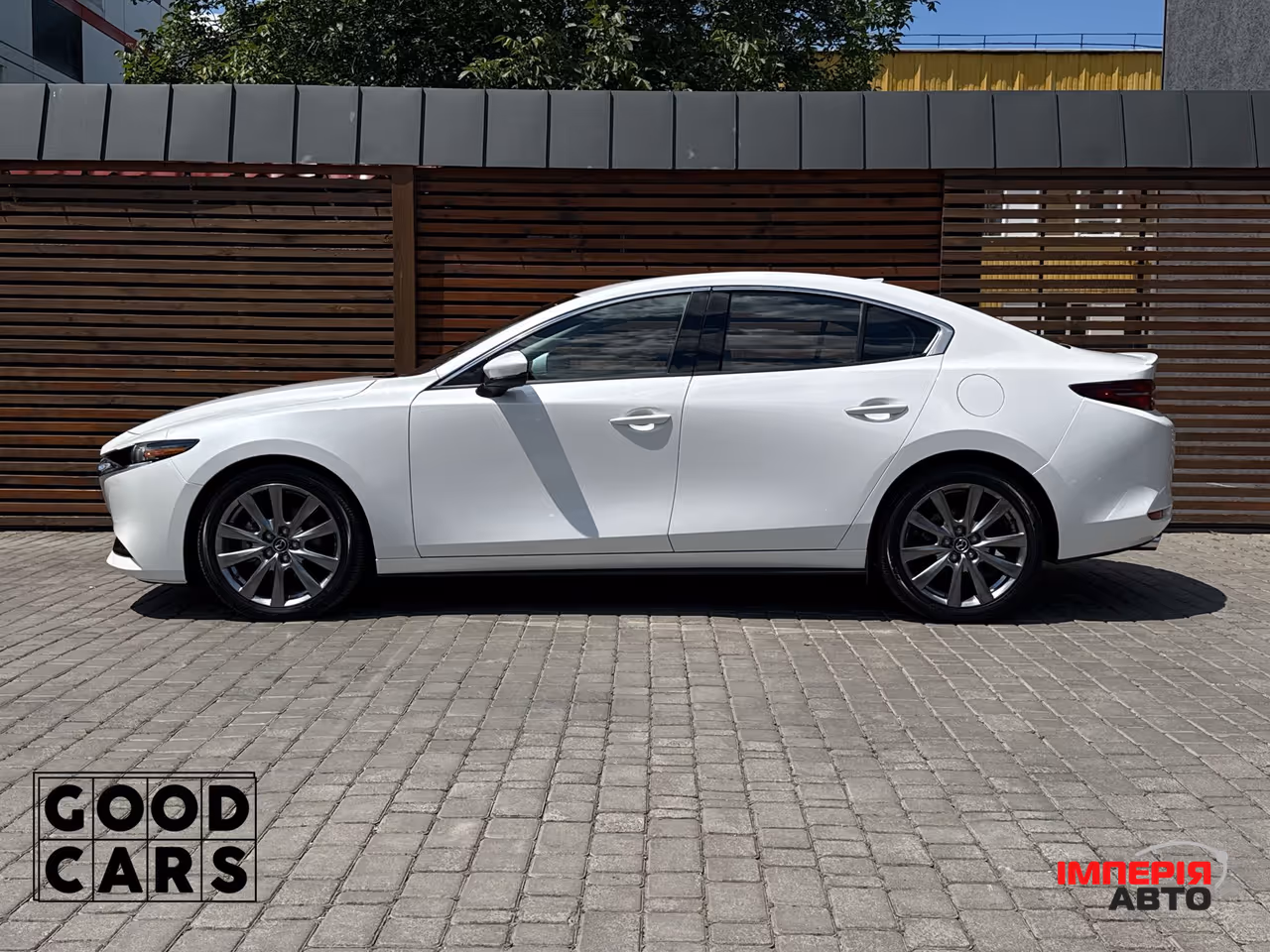 Mazda 3 - фото 4