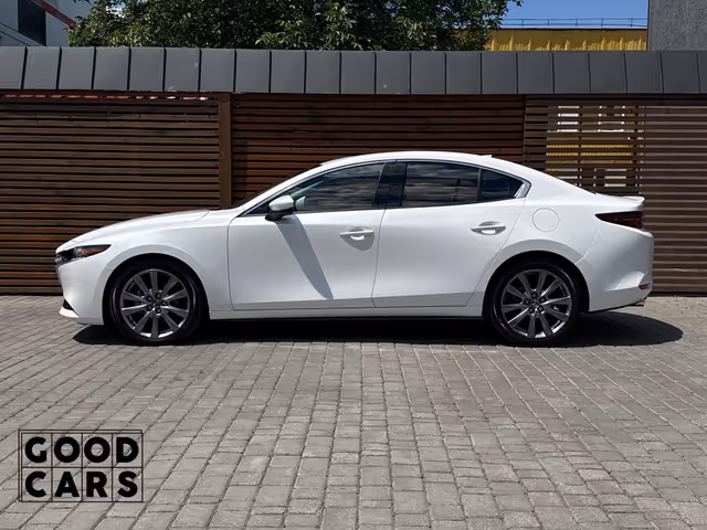 Mazda 3 - фото 4