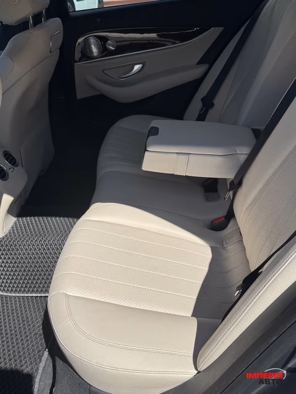 Mercedes-Benz E-Класс - фото 10