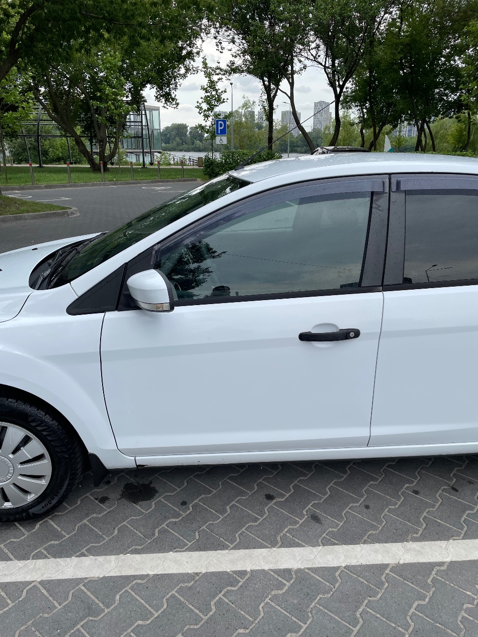 Ford Focus - фото 5