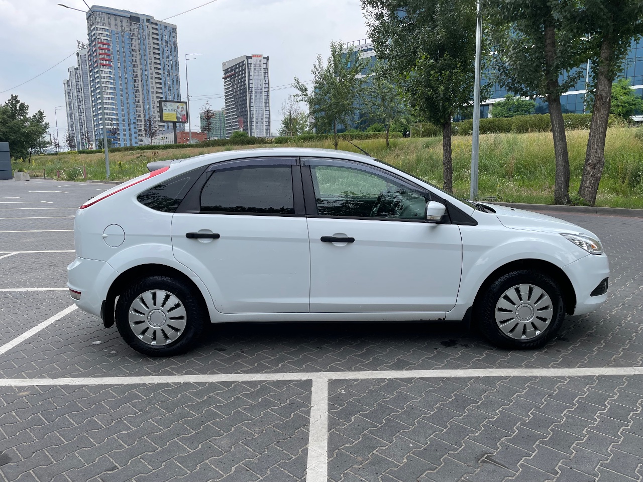 Ford Focus - фото 8