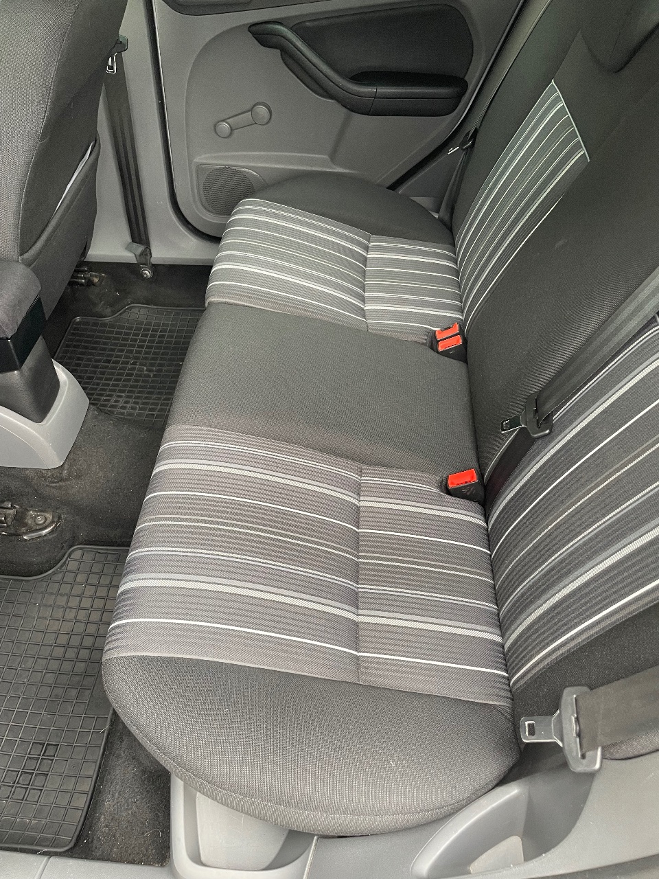 Ford Focus - фото 14