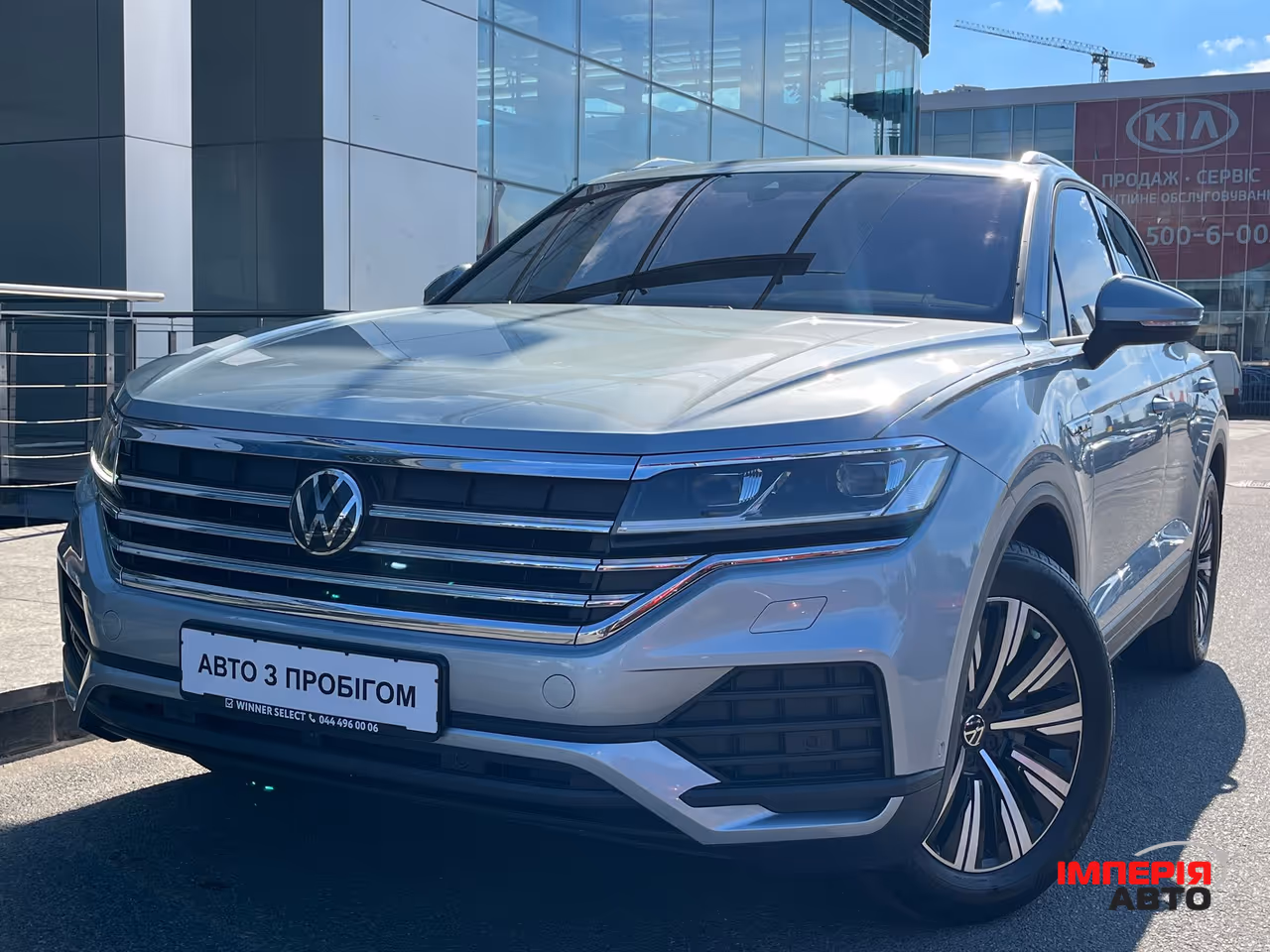 Volkswagen Touareg - фото 1