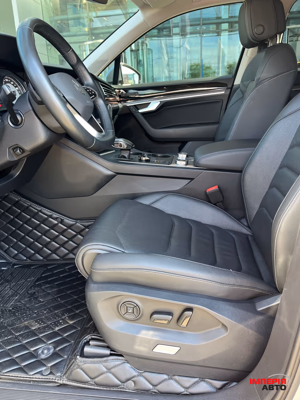 Volkswagen Touareg - фото 20