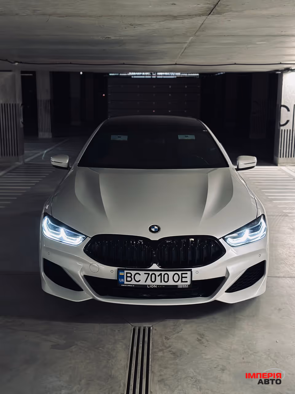 BMW 8 серії - фото 1