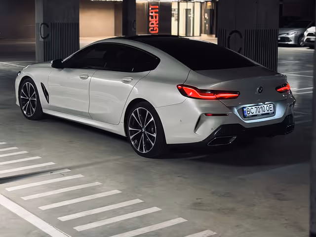 BMW 8 серії - фото 3