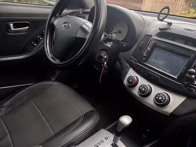 Hyundai Elantra - фото 2