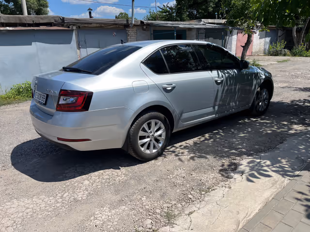 Skoda Octavia - фото 4