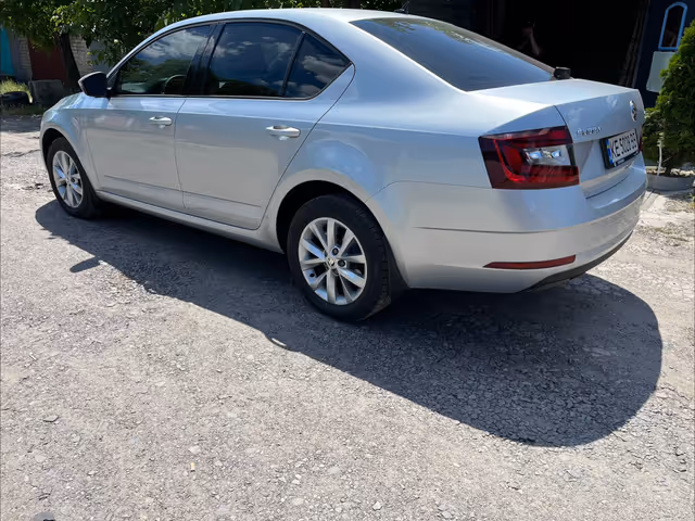 Skoda Octavia - фото 3