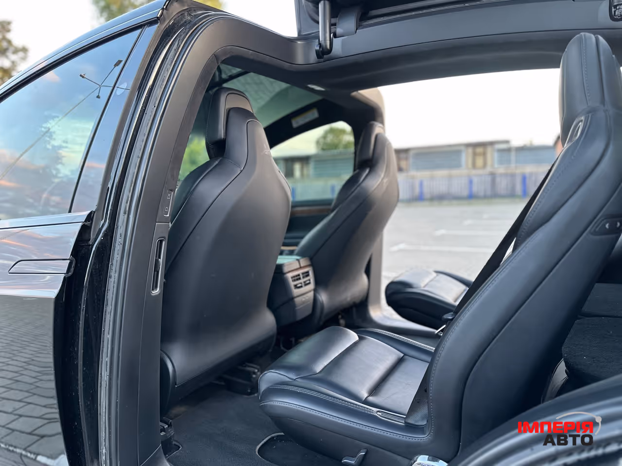 Tesla Model X - фото 18