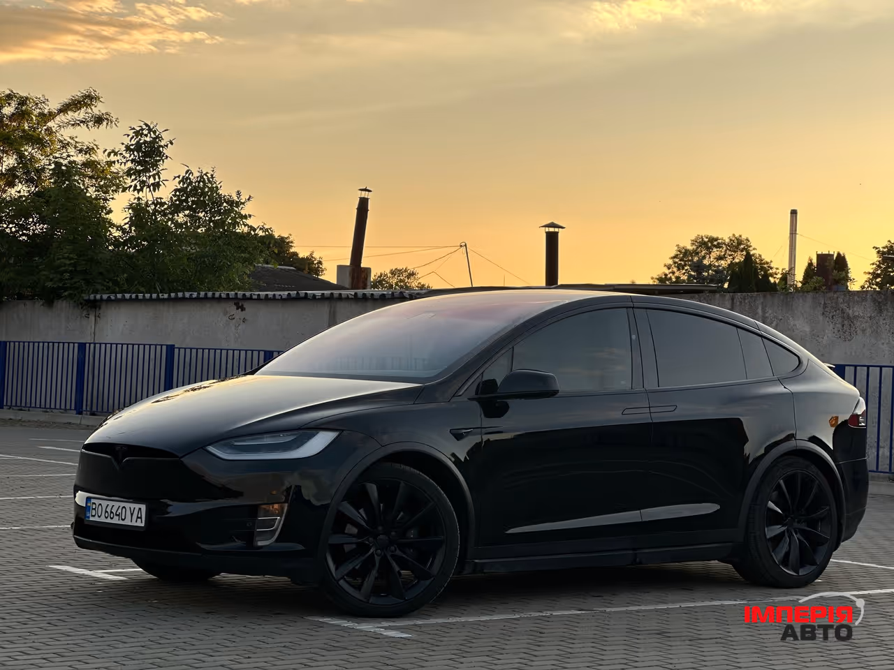 Tesla Model X - фото 3