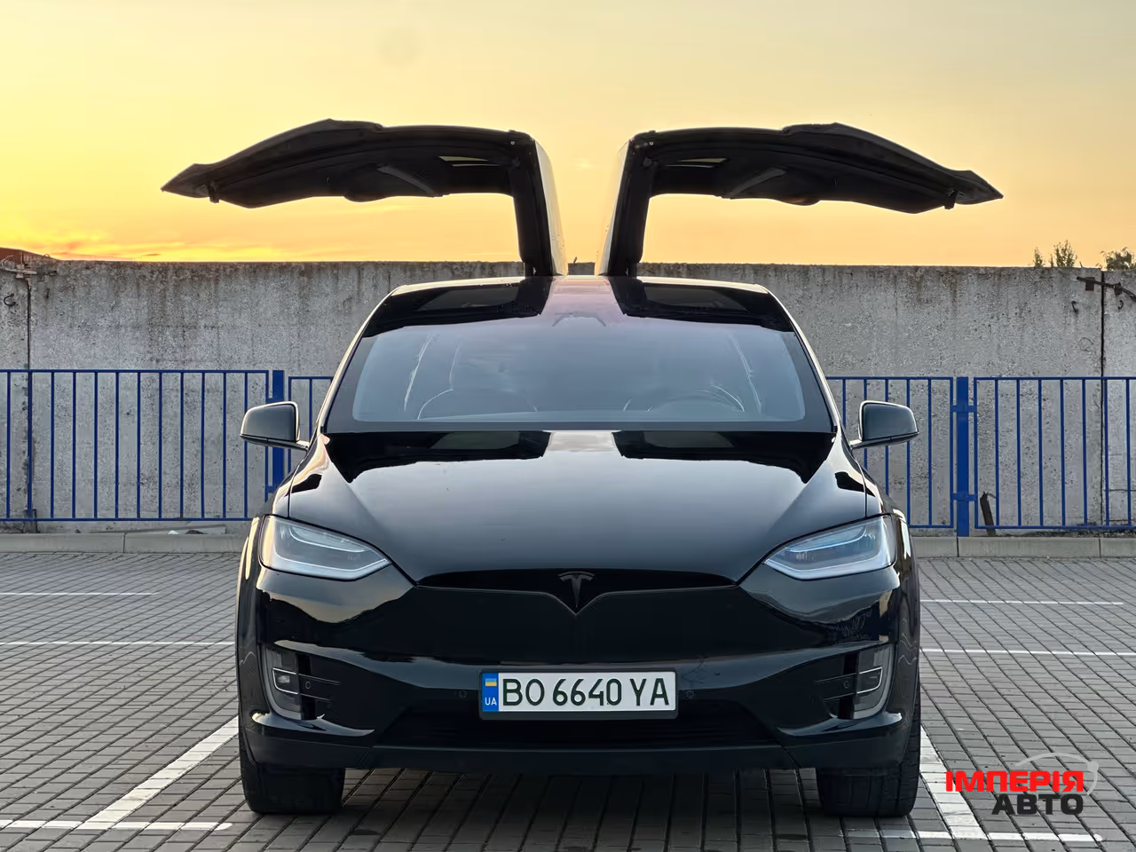 Tesla Model X - фото 17