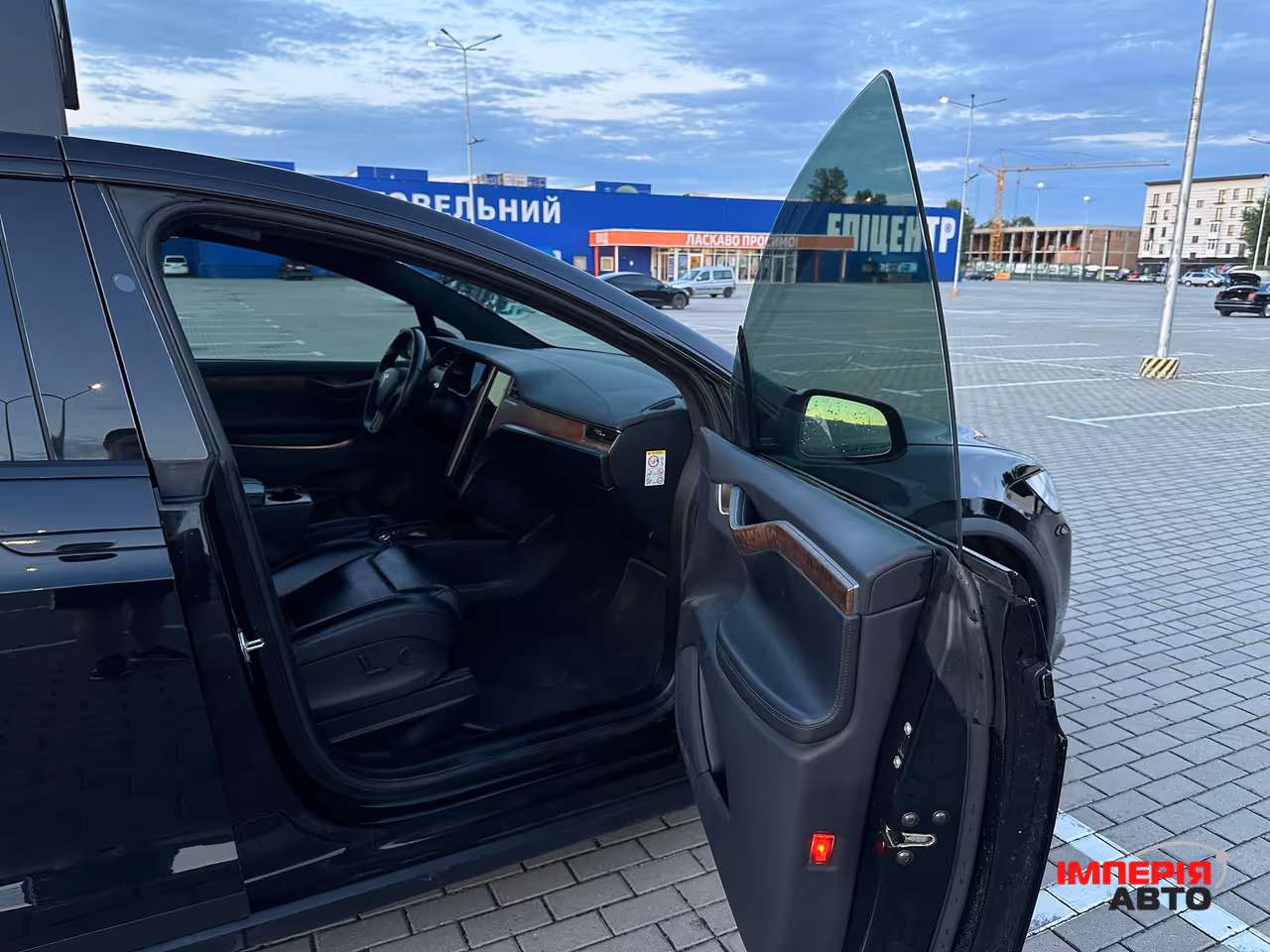 Tesla Model X - фото 26