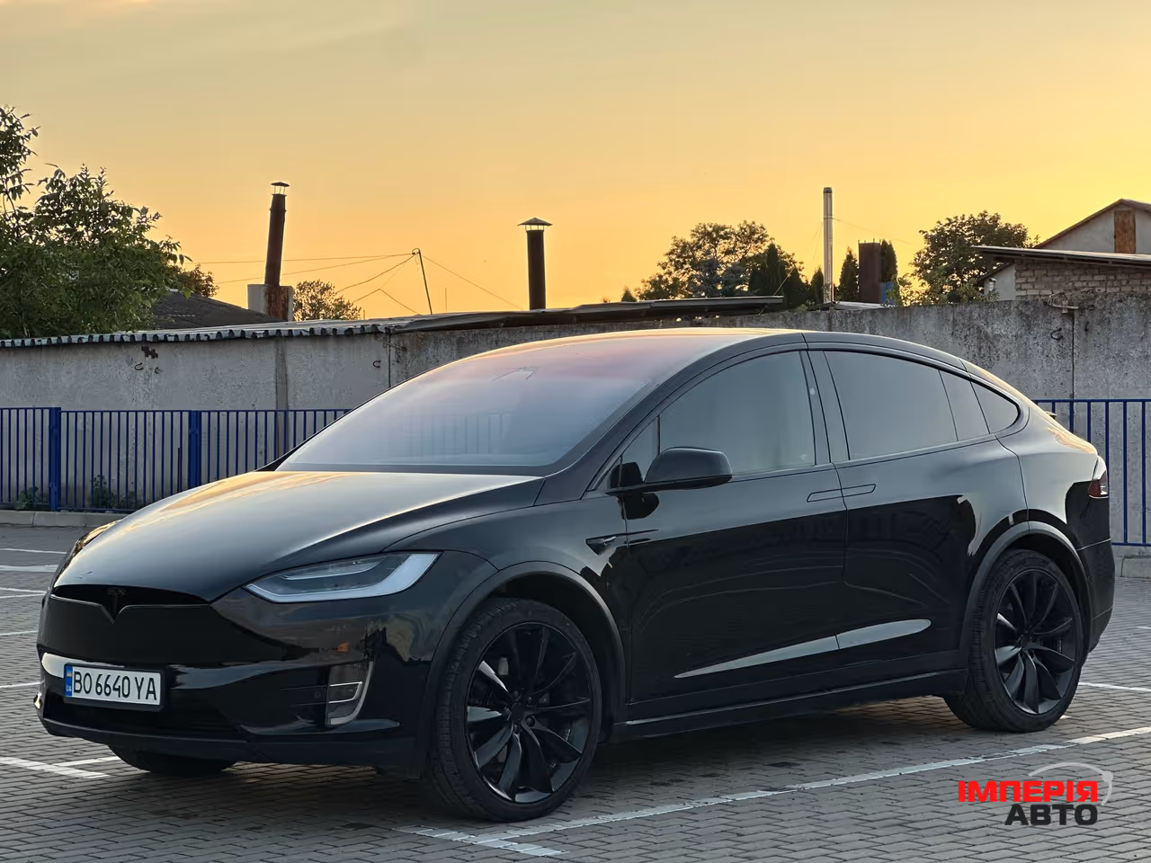 Tesla Model X - фото 9