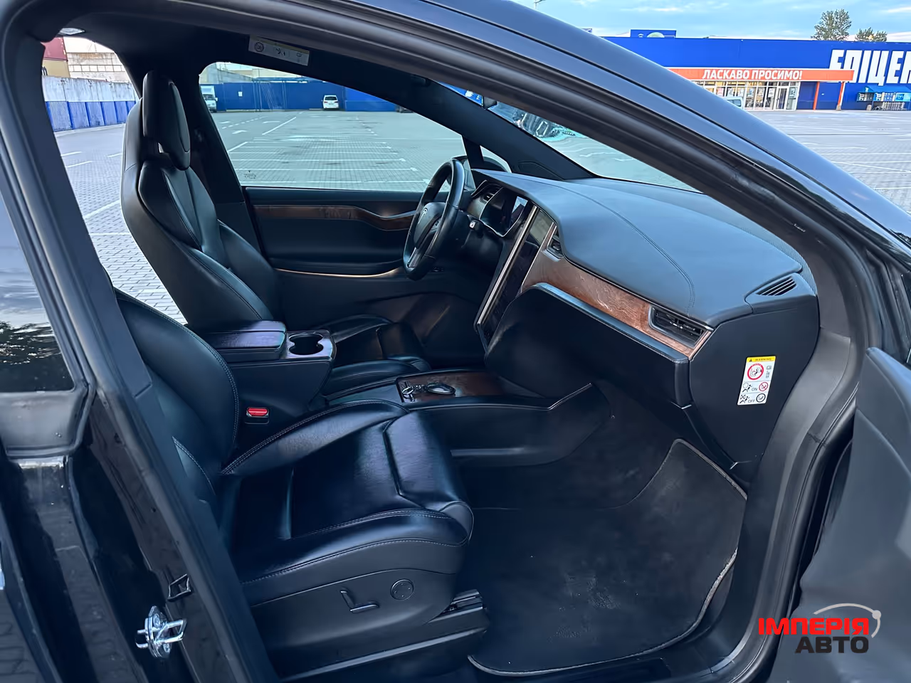Tesla Model X - фото 25