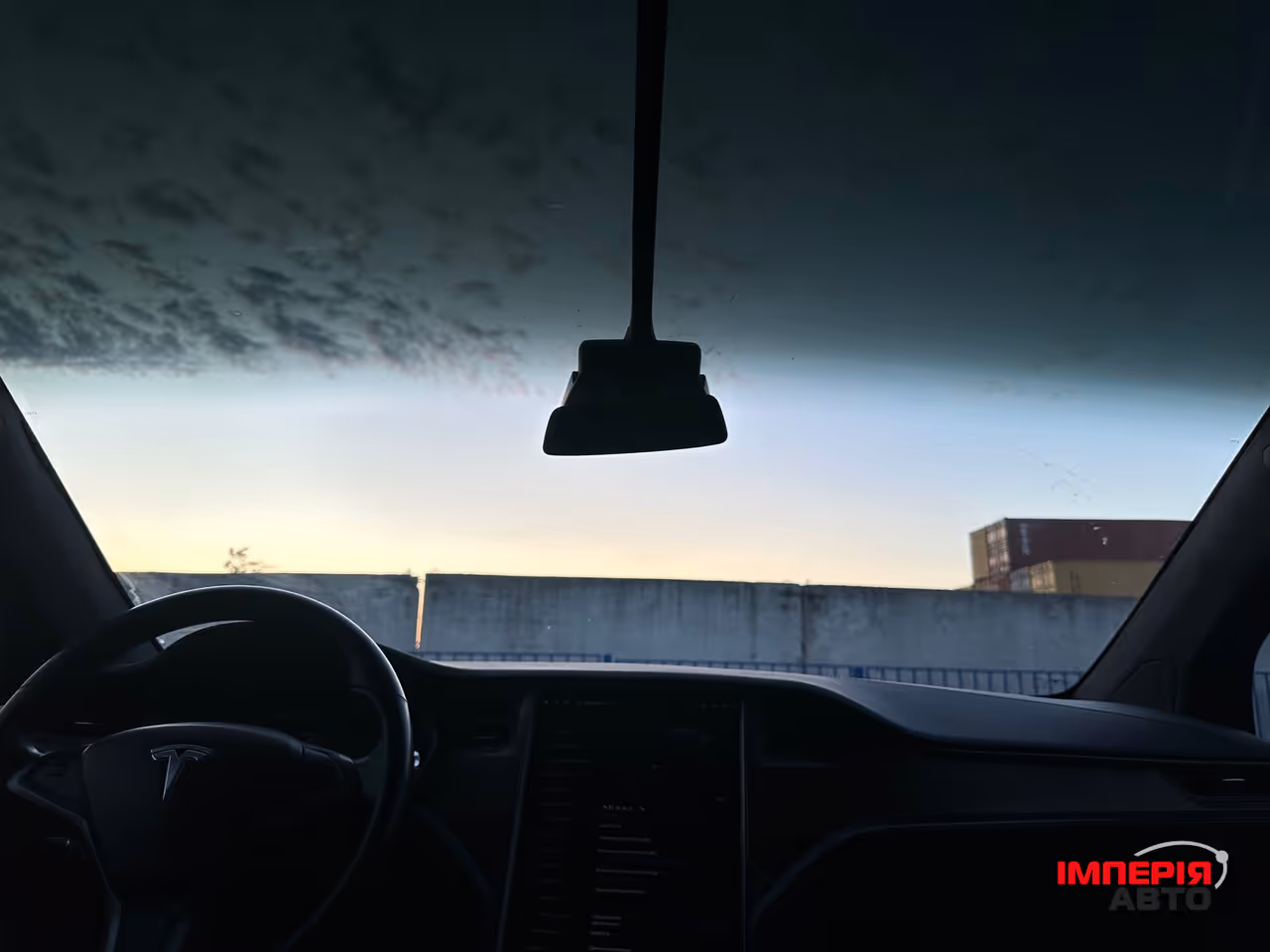 Tesla Model X - фото 28