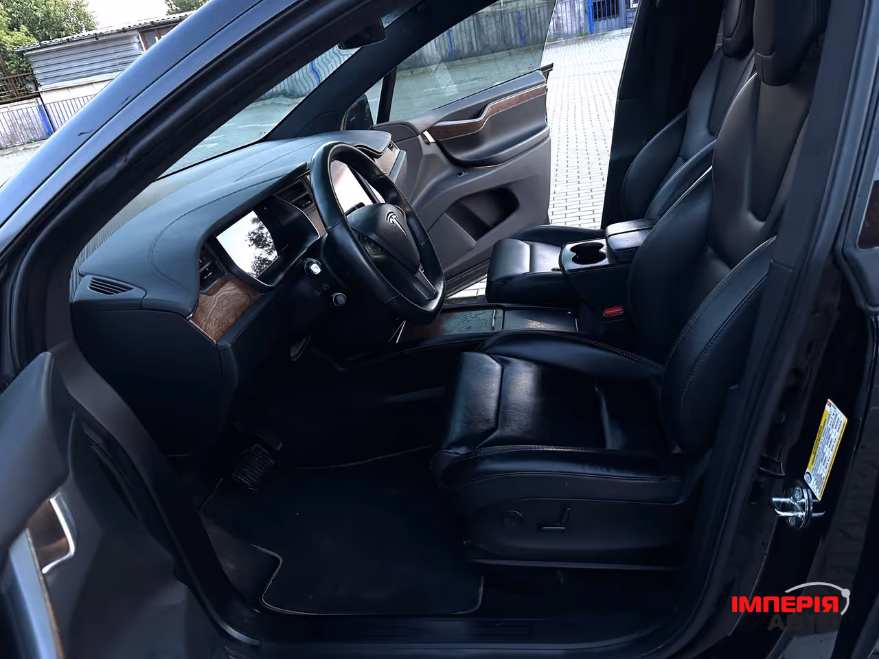 Tesla Model X - фото 23