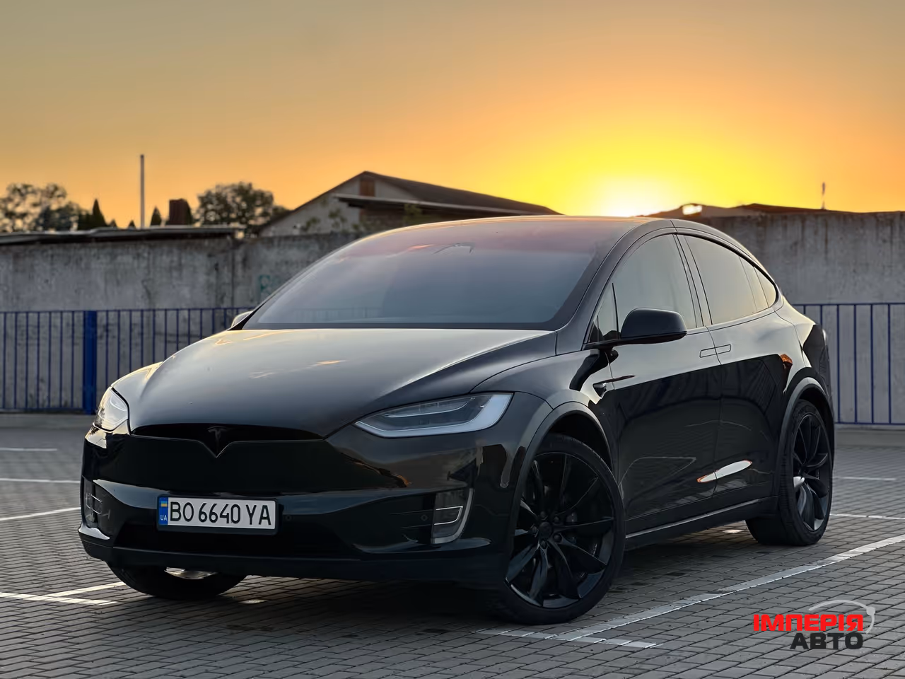 Tesla Model X - фото 2