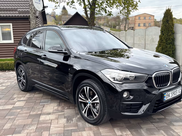 BMW X1 - фото 1