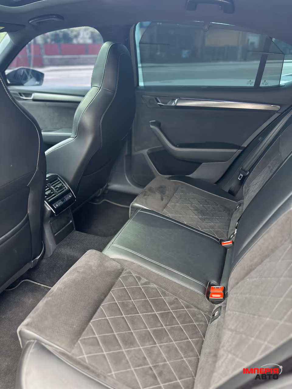 Skoda Superb - фото 10