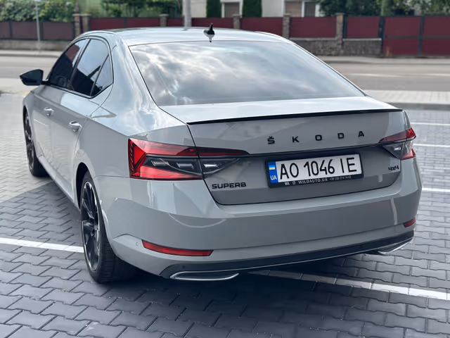 Skoda Superb - фото 3