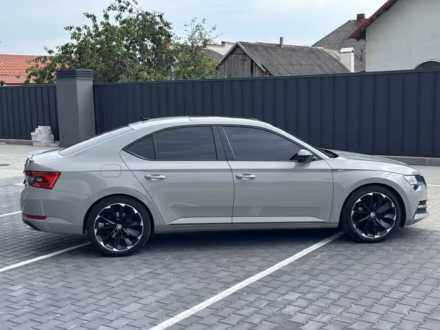 Skoda Superb - фото 5