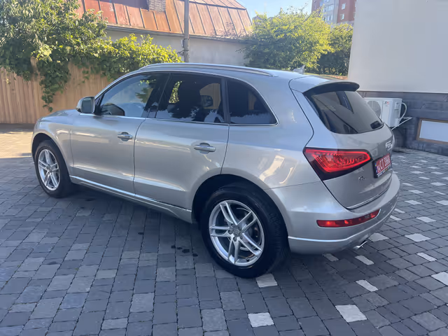 Audi Q5 - фото 5
