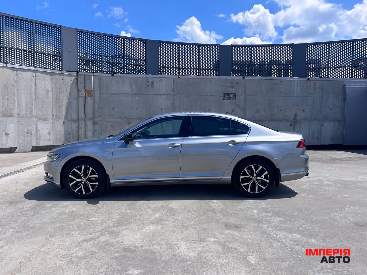 Volkswagen Passat - фото 1
