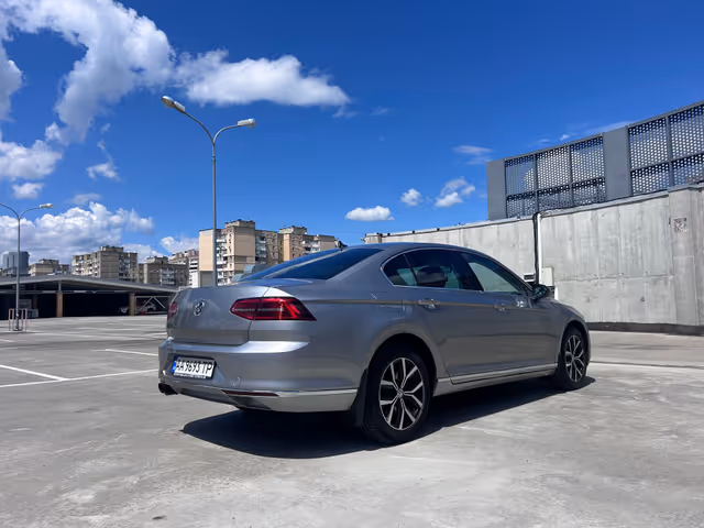Volkswagen Passat - фото 5