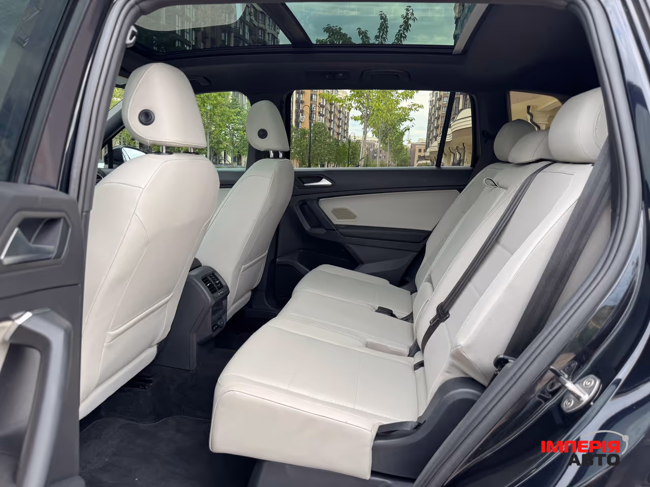 Volkswagen Tiguan - фото 12