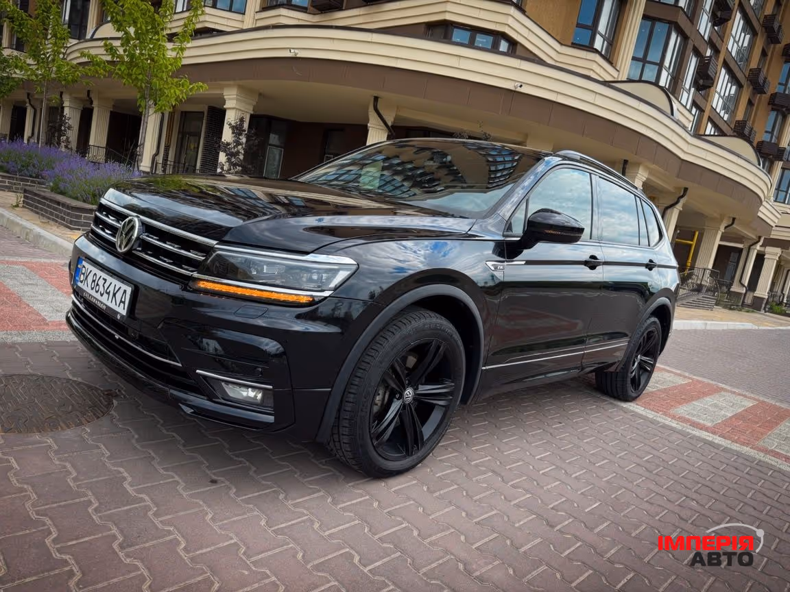 Volkswagen Tiguan - фото 2