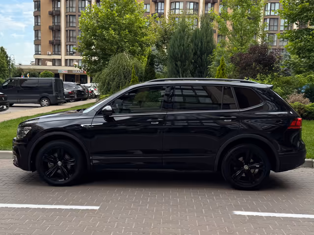 Volkswagen Tiguan - фото 5