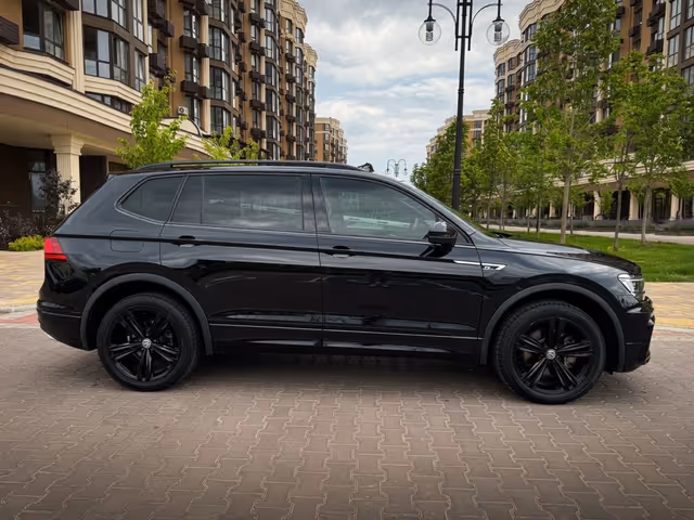 Volkswagen Tiguan - фото 3