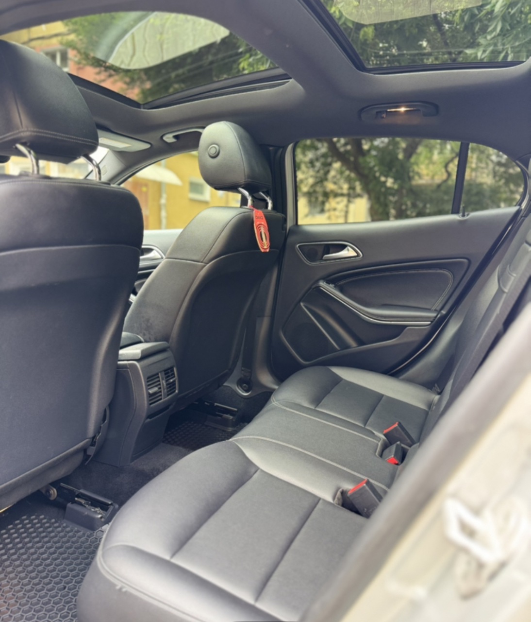 Mercedes-Benz GLA - фото 12
