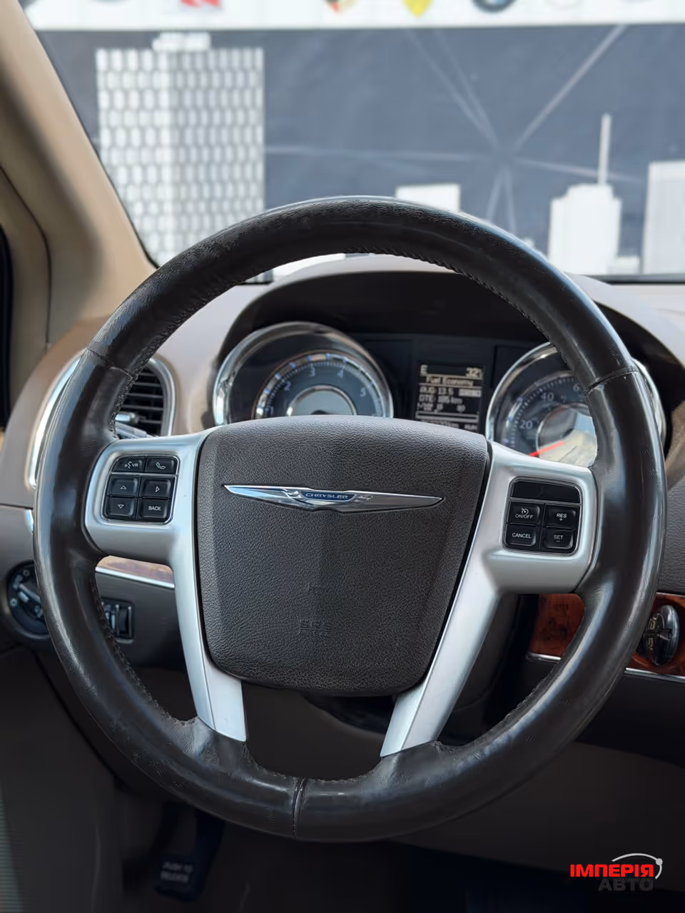 Chrysler Town & Country - фото 9