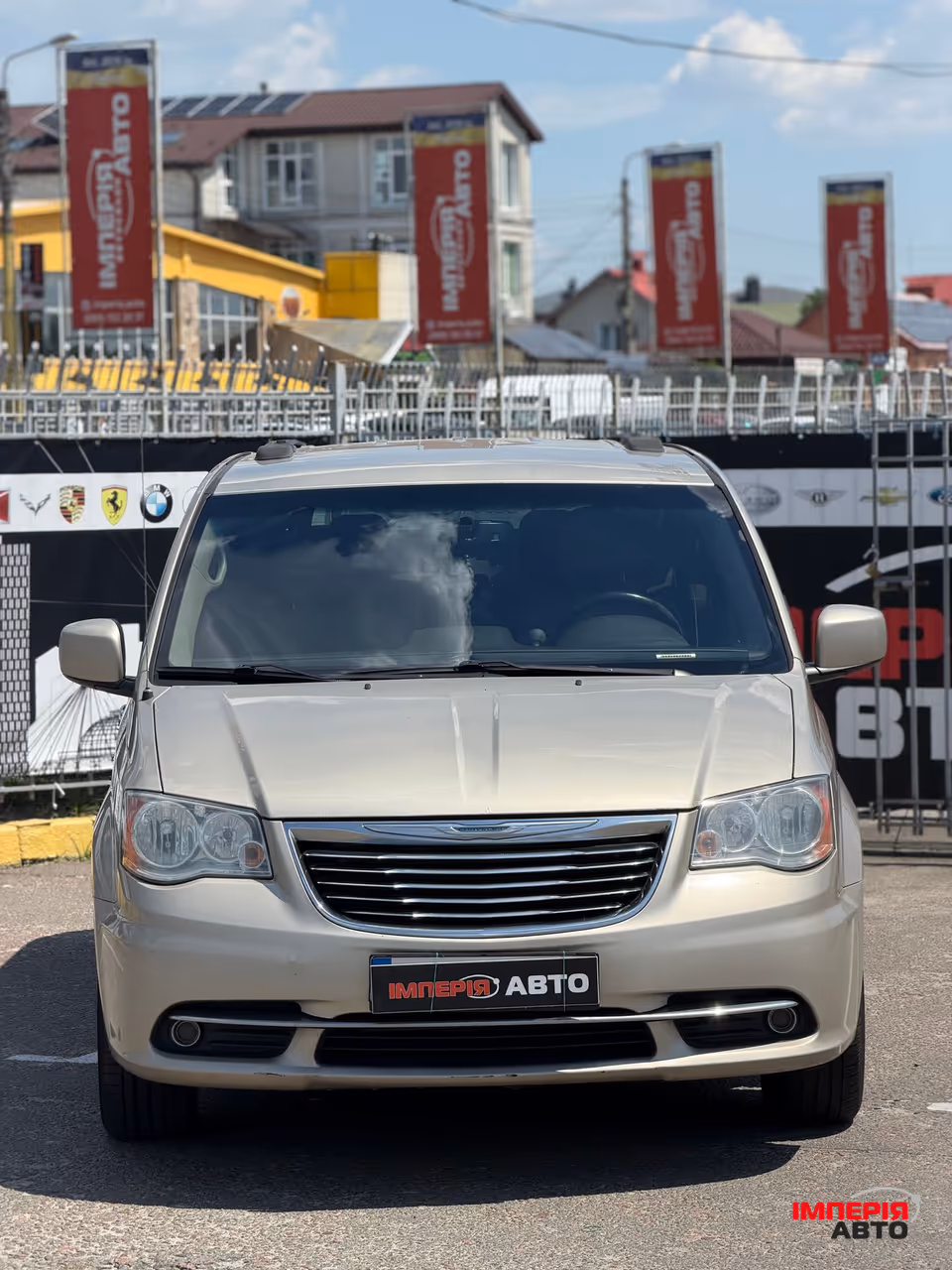 Chrysler Town & Country - фото 4